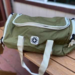 Walker Family Goods - states duffel bag olive